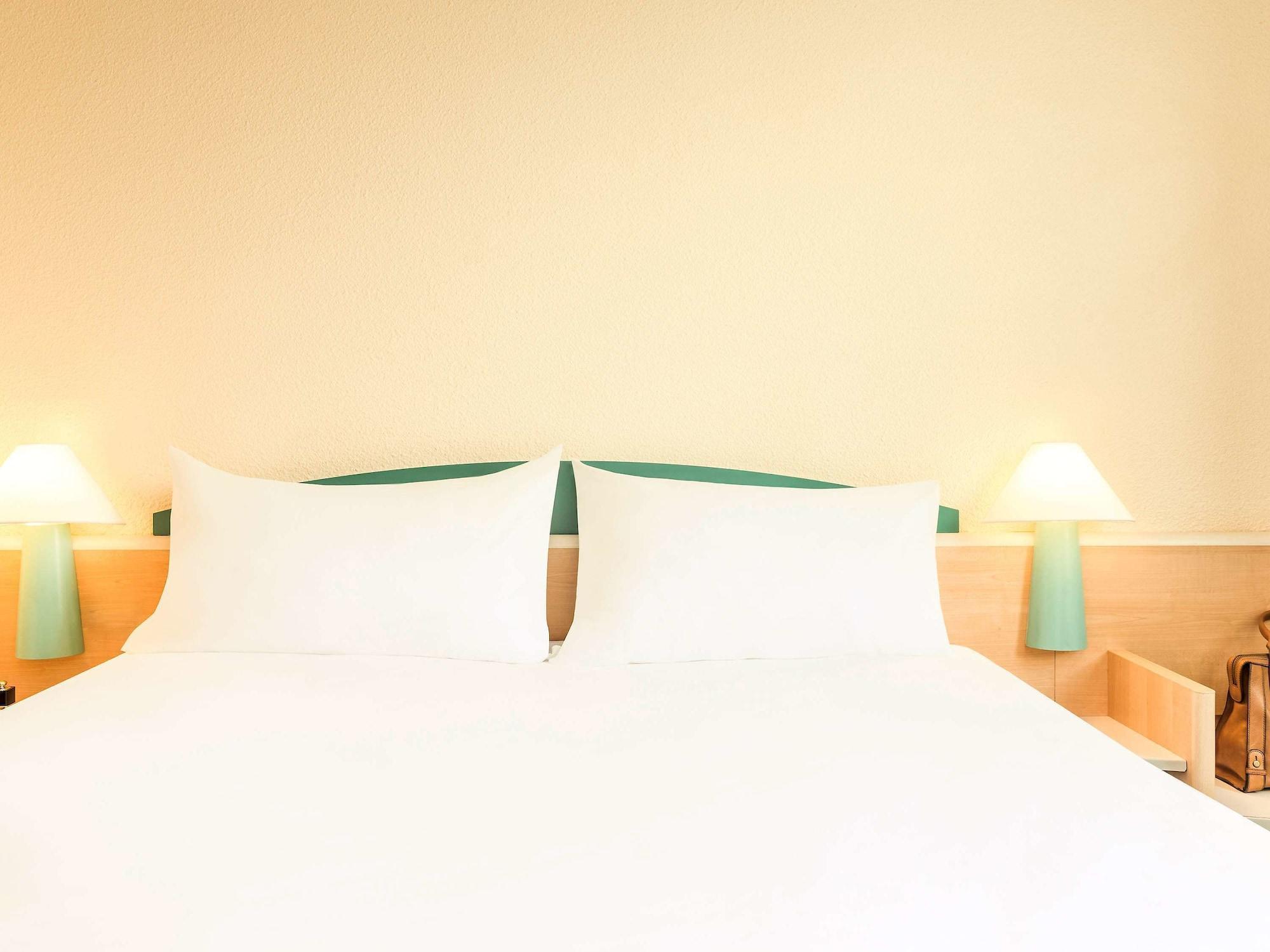 Ibis Paris Porte De Bercy Charenton-le-Pont Eksteriør billede