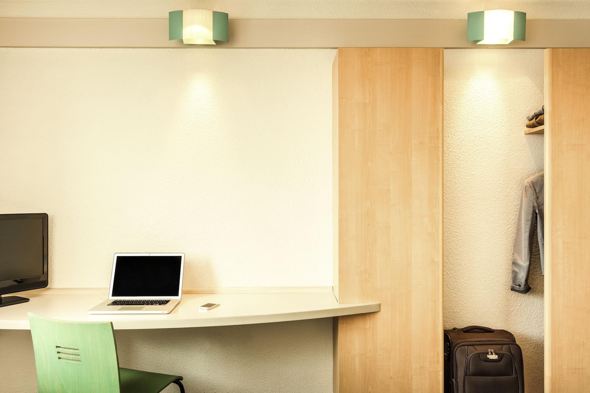 Ibis Paris Porte De Bercy Charenton-le-Pont Eksteriør billede