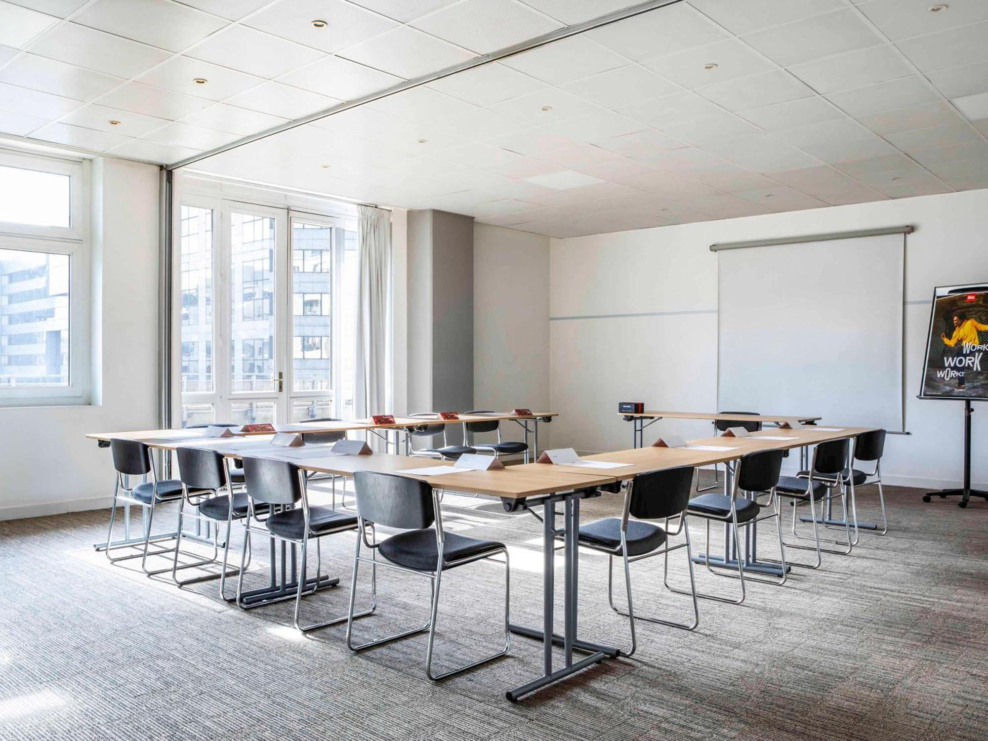 Ibis Paris Porte De Bercy Charenton-le-Pont Eksteriør billede