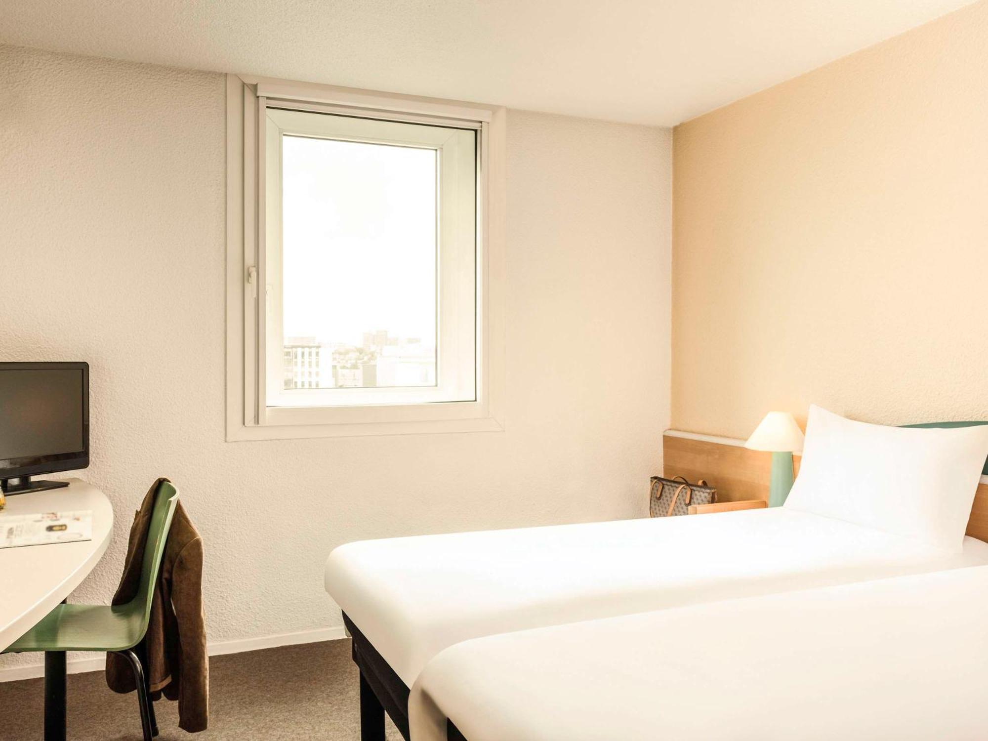 Ibis Paris Porte De Bercy Charenton-le-Pont Eksteriør billede