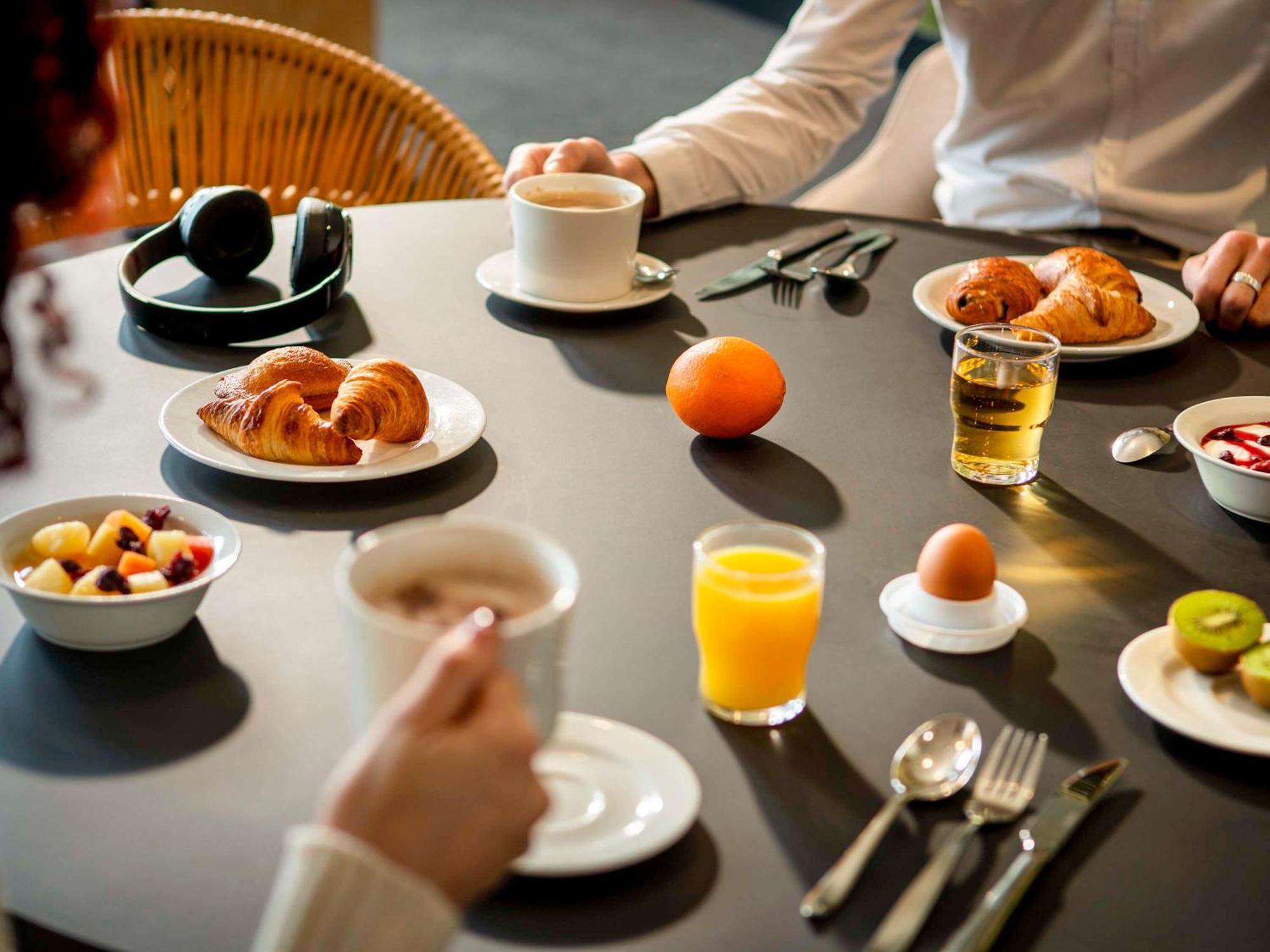 Ibis Paris Porte De Bercy Charenton-le-Pont Eksteriør billede