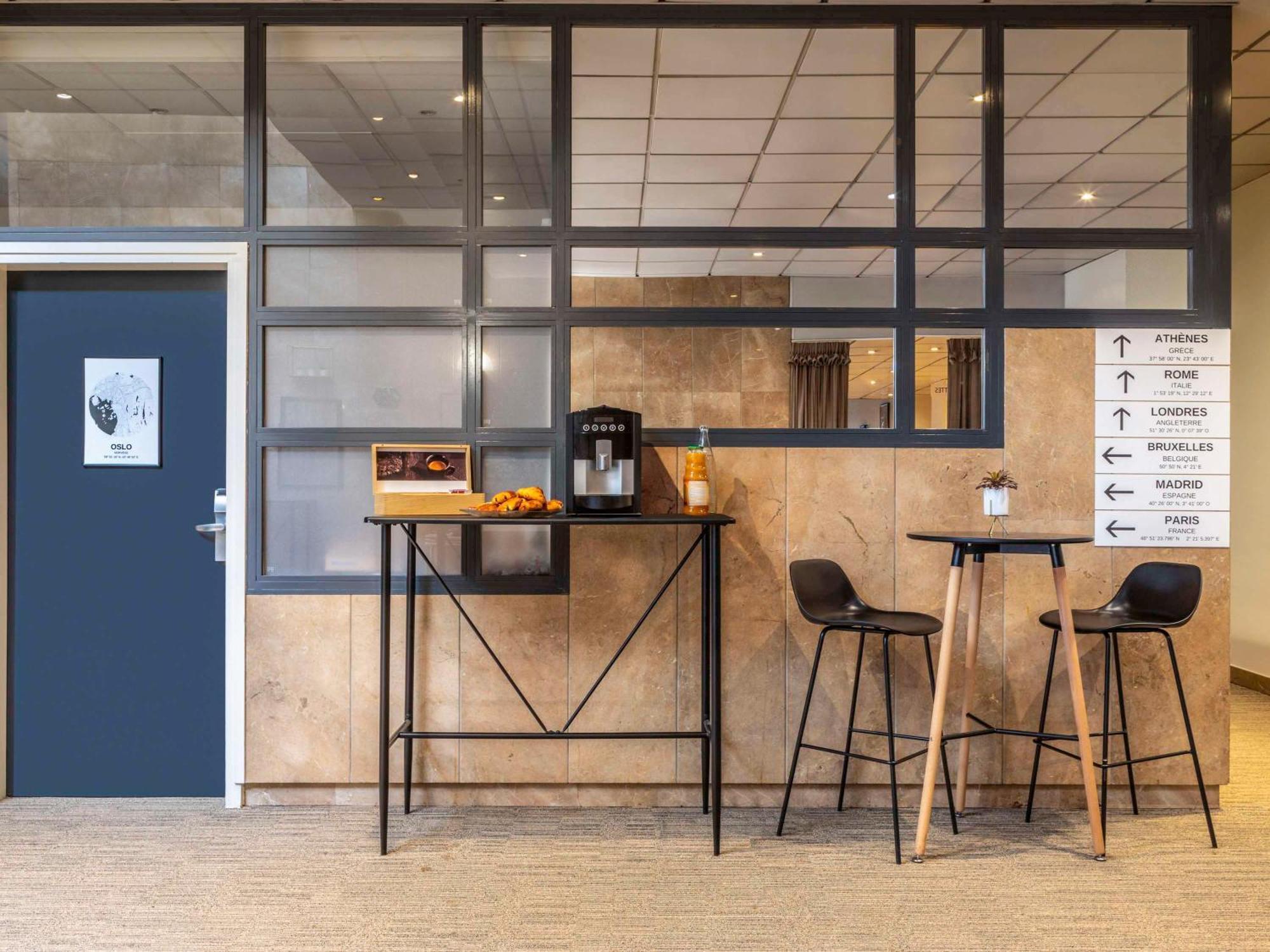 Ibis Paris Porte De Bercy Charenton-le-Pont Eksteriør billede