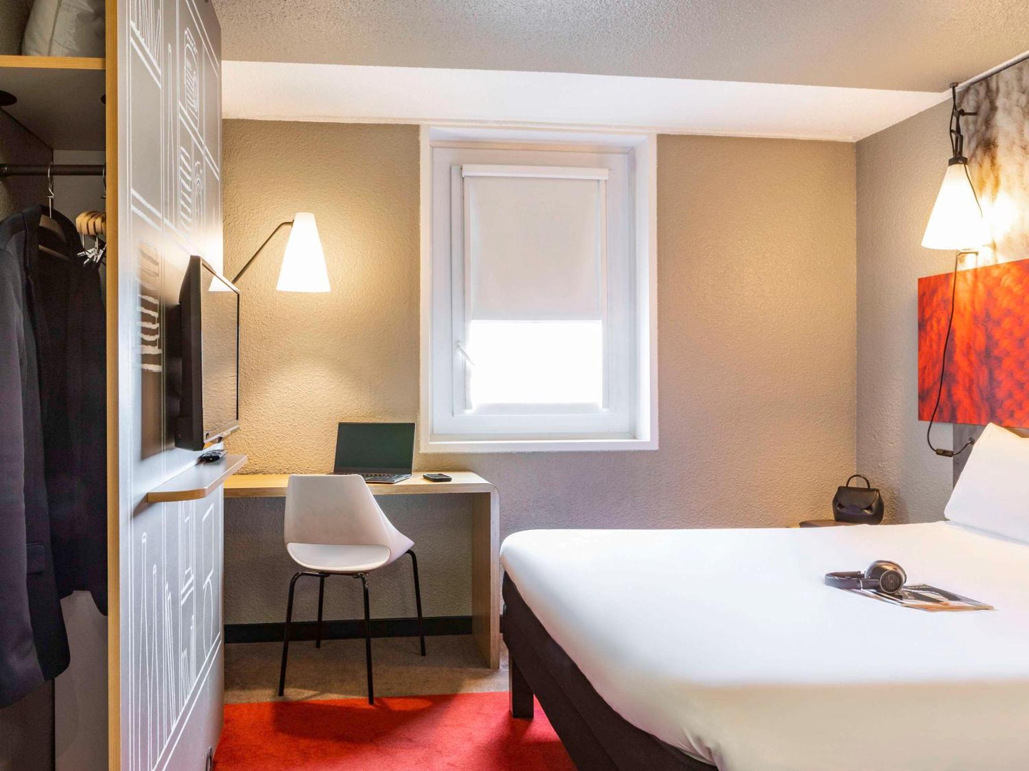 Ibis Paris Porte De Bercy Charenton-le-Pont Eksteriør billede